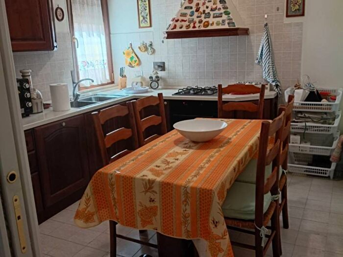 Appartamento trilocale in affitto in Via dei Lauri, Centro, Aprilia