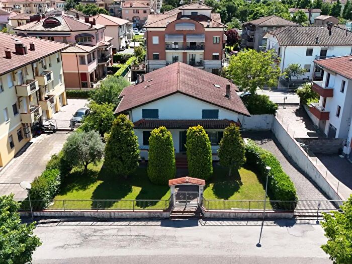 Casa con 10 locali in vendita in Via di Mezzo, Verucchio