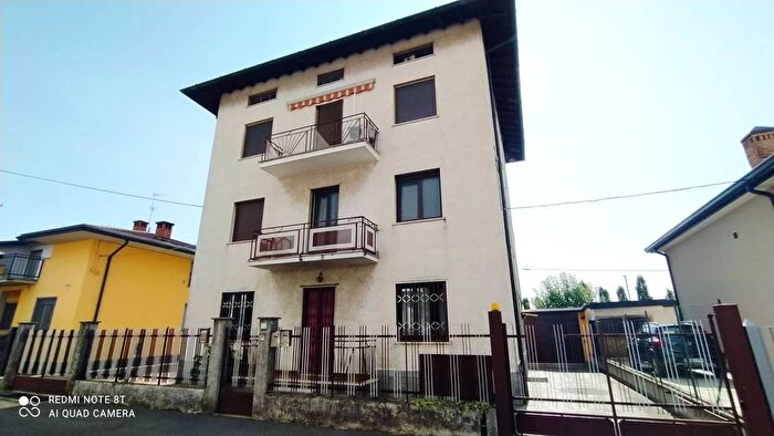 Appartamento trilocale in vendita in Via Girolamo Romanino, Romano Di Lombardia