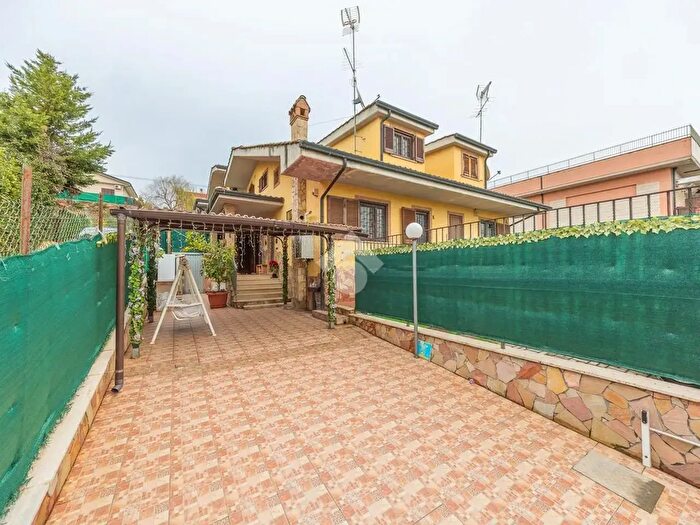 Casa quadrilocale in vendita in Via Pisoniano, Guidonia Montecelio