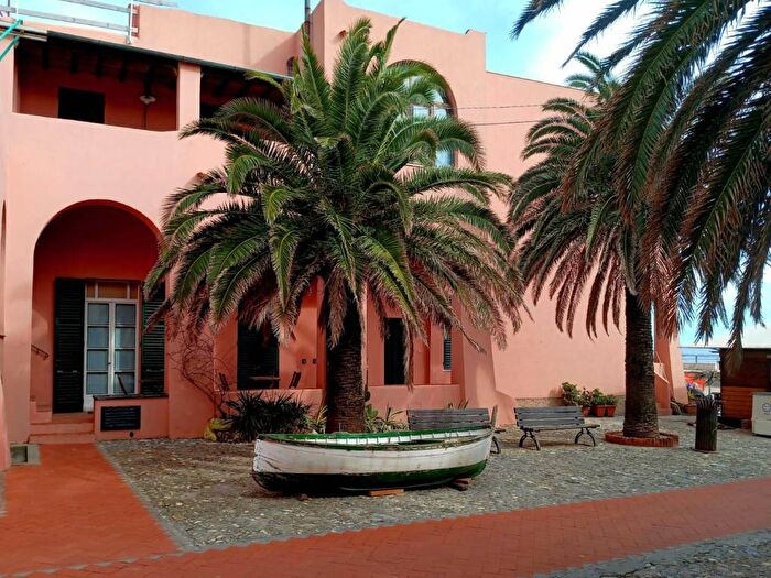 Appartamento bilocale in affitto in Piazza dei Pescatori, Varigotti, Finale Ligure