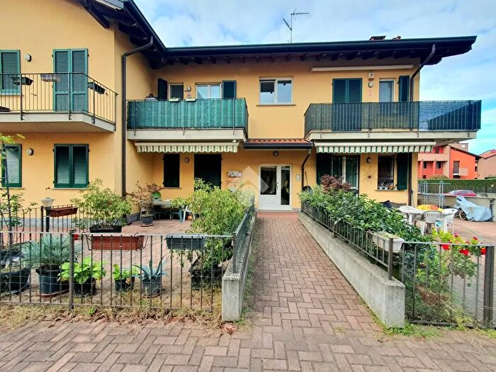 Case in Vendita e in Affitto - 3