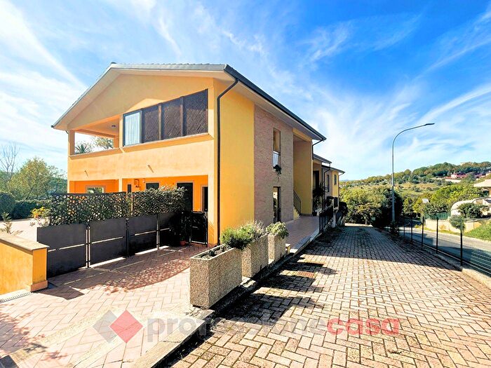 Appartamento trilocale in vendita in Via Elio Vittorini, Corciano