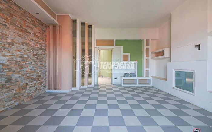 Casa con 9 locali in vendita in Corso Vittorio Veneto, Massa Lombarda