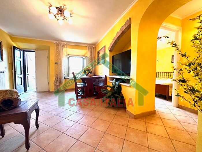 Appartamento trilocale in vendita in Capodimonte, Capodimonte