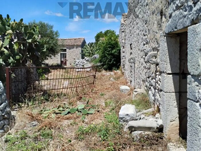Casa con 6 locali in vendita in Cda Cannizzara SN, Modica