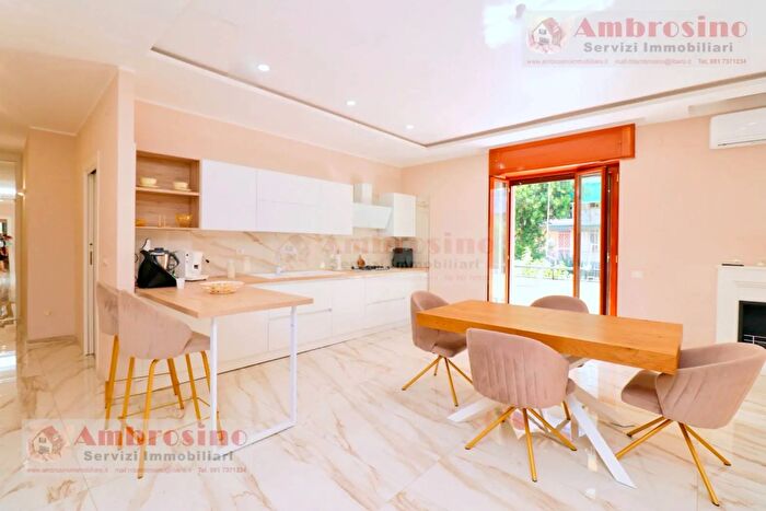 Appartamento trilocale in vendita in Via Antonio Meucci, Casavatore