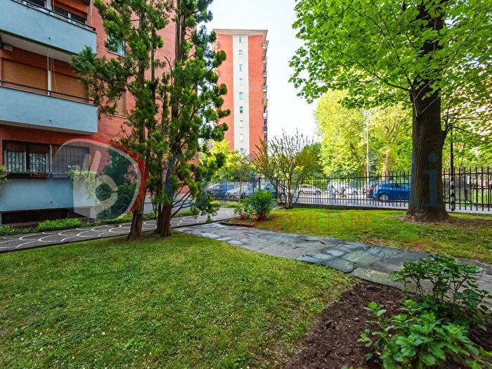 Appartamento trilocale in vendita in Via Cimabue, Milano
