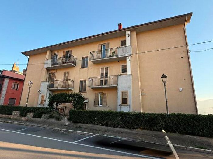 Appartamento quadrilocale in vendita in Via Roma, Apollosa