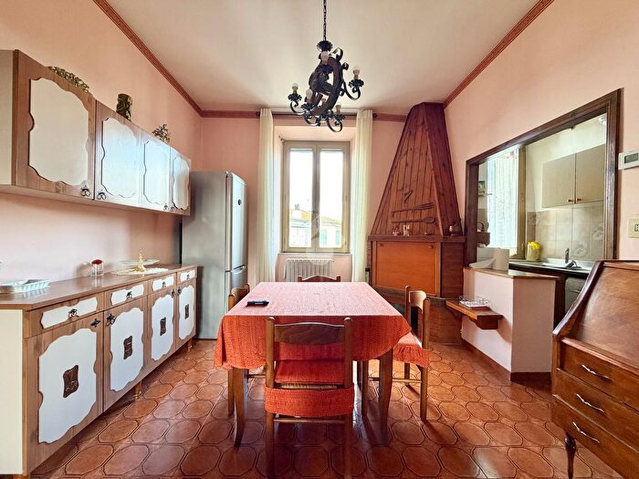 Appartamento trilocale in vendita in Via Emilia, Viterbo