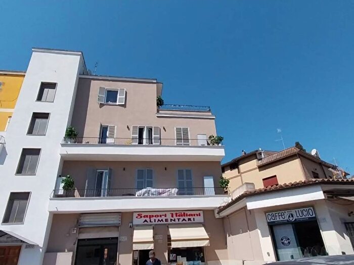 Casa quadrilocale in affitto in Via Flaminia, Labaro, Roma