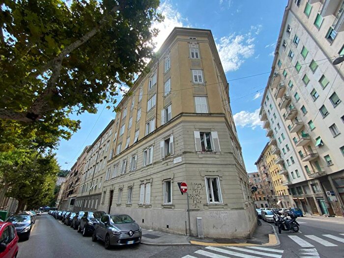 Appartamento quadrilocale in affitto in Via Pietro Kandler, Cologna Università, Trieste