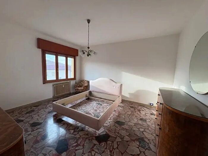 Appartamento trilocale in vendita in Via San Donà, Venezia