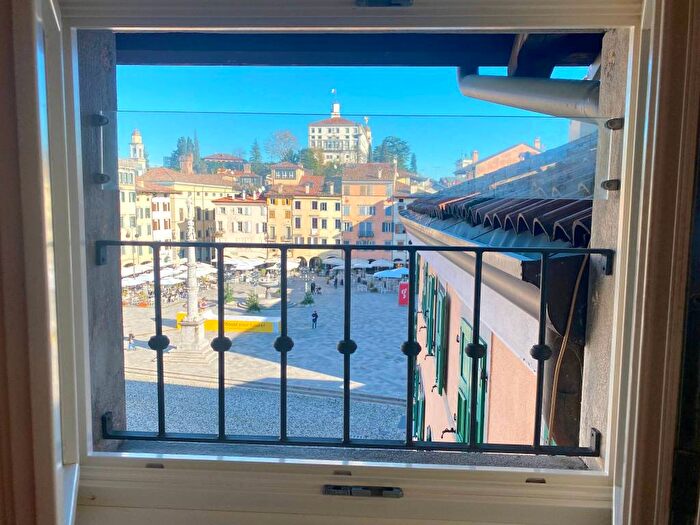 Casa bilocale in affitto in Piazza Giacomo Matteotti, Centro Storico, Udine