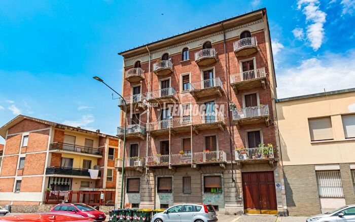 Appartamento trilocale in vendita in Via Forlì, Torino