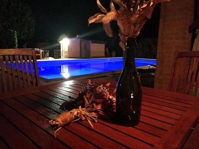 Casa con 13 locali in vendita in Narni