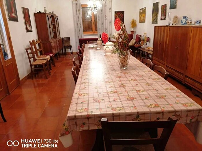 Appartamento trilocale in affitto in Campiglia Marittima