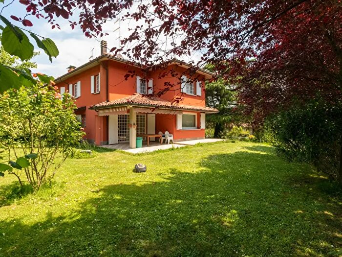 Casa con 5 locali in vendita in Pianoro