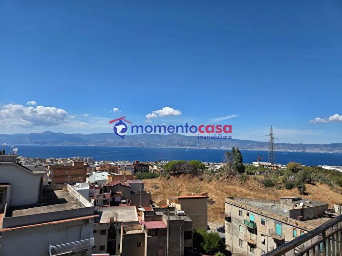 Appartamento quadrilocale in vendita in Via Caserta Crocevia Prolungamento, Reggio di Calabria