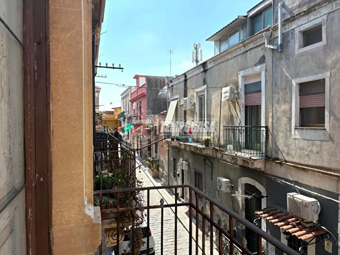 Appartamento quadrilocale in vendita in Via Pescitello, Catania