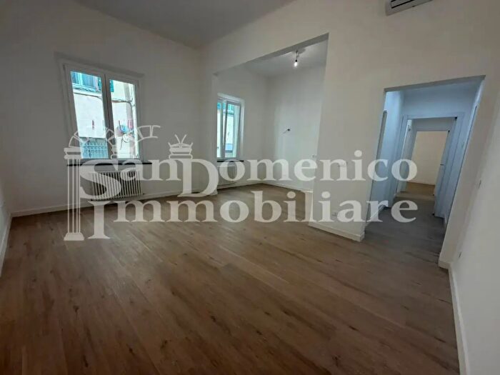 Appartamento con 6 locali in vendita in Pisa
