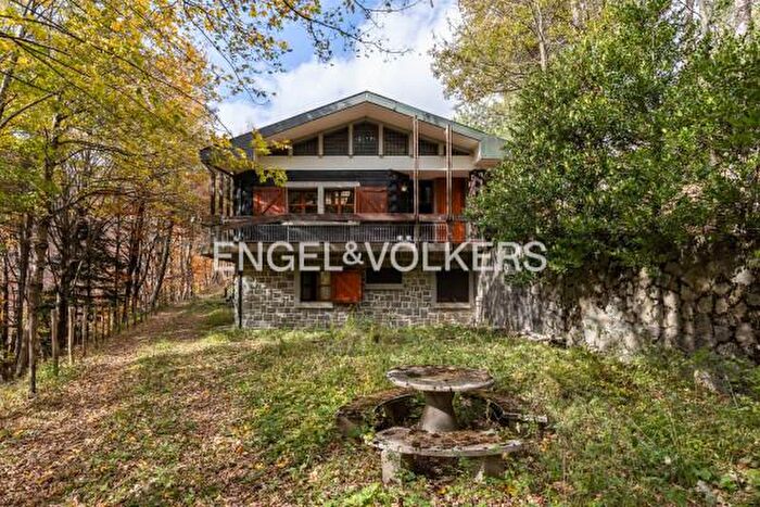 Casa con 6 locali in vendita in Via Madonna dellAcero, Lizzano In Belvedere