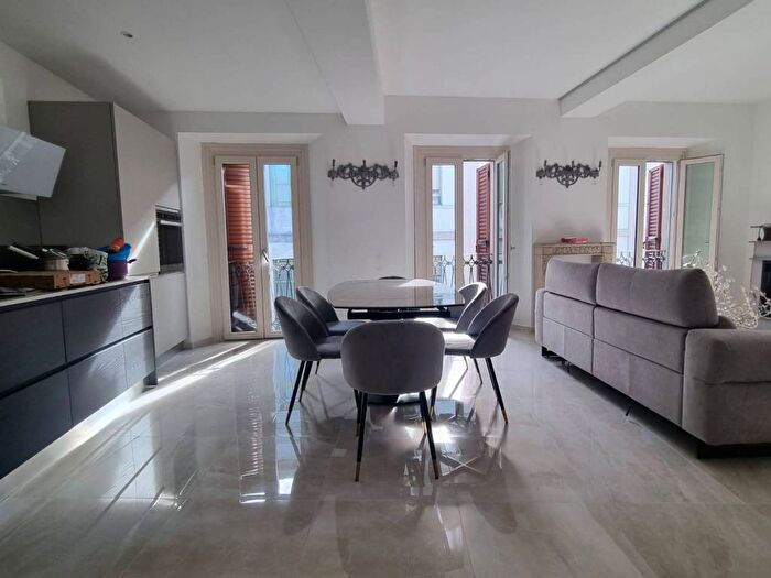 Appartamento con 5 locali in affitto in Via Settembre, Centro Storico, Lodi
