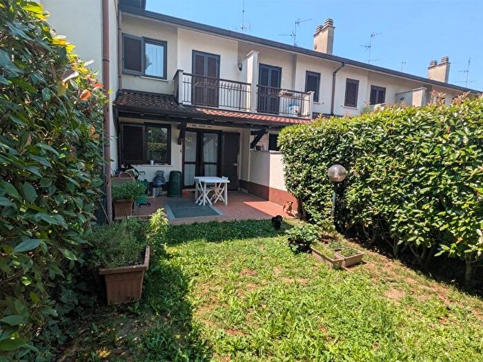 Appartamento trilocale in affitto in Centro, Biassono
