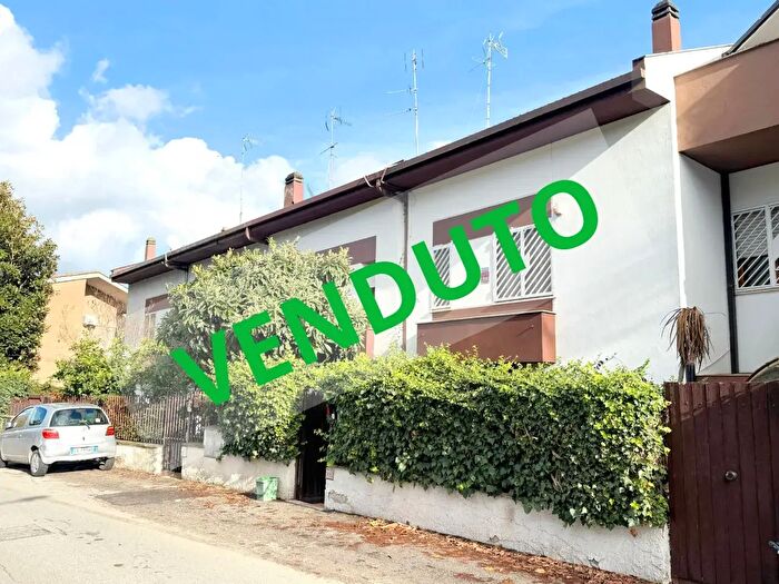 Casa con 7 locali in vendita in Via Ernesto Basile, Roma