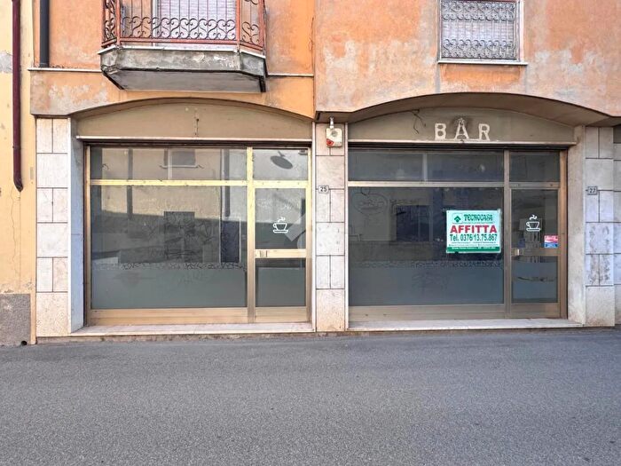 Appartamento bilocale in affitto in Via Chiesa, Goito