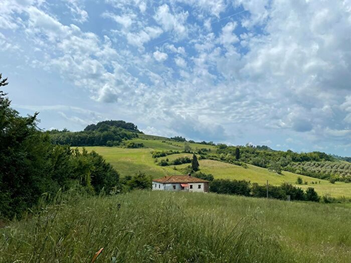 Casa con 10 locali in vendita in San Miniato