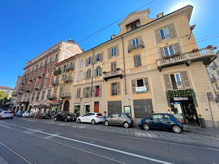 Appartamento trilocale in vendita in Via Madama Cristina, San Salvario Baretti, Torino