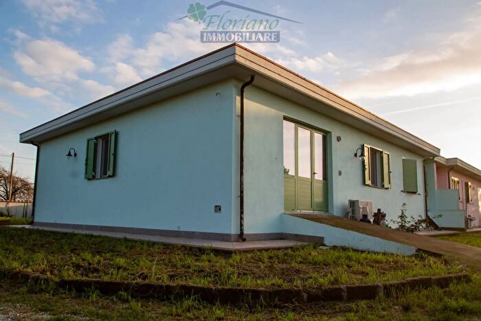 Case in Vendita e in Affitto - 3