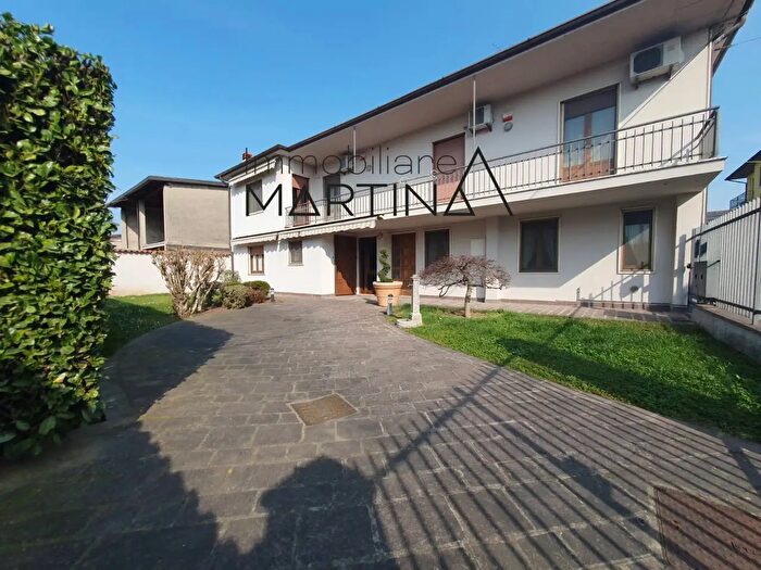 Casa con 7 locali in vendita in Indipendenza, Mornico Al Serio