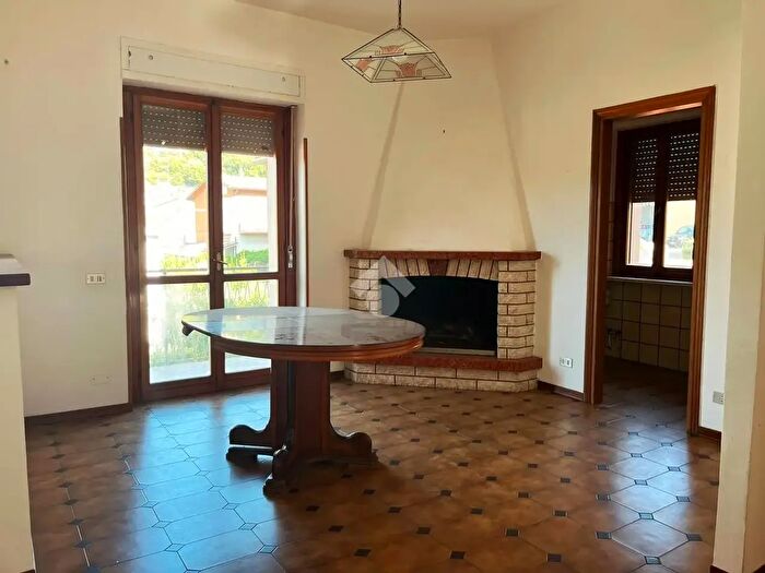 Appartamento quadrilocale in vendita in Via Gian Francesco Perini, Amelia