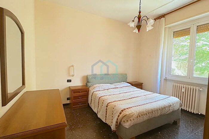 Appartamento con 5 locali in vendita in Via Filippo Corridoni, Savona