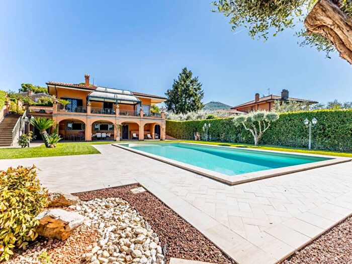 Casa con 6 locali in affitto in Via delle Rose, Centro, Rocca di Papa
