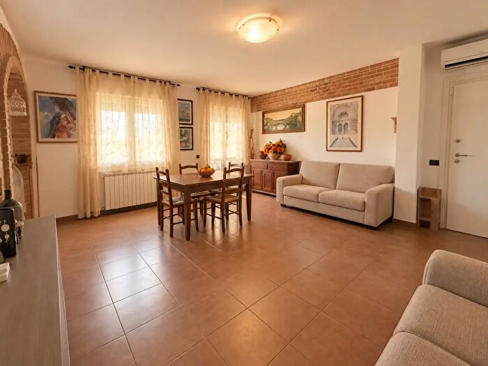 Appartamento quadrilocale in vendita in Cascina