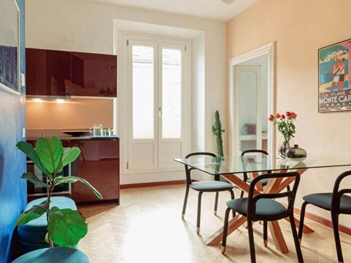 Appartamento trilocale in affitto in Via Marsala, Moscova, Milano