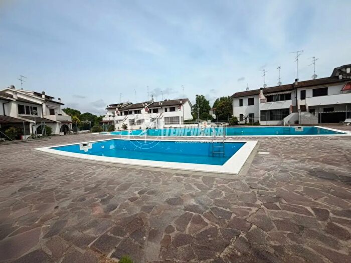 Appartamento trilocale in vendita in Via della Luna Lido di Pomposa, Comacchio