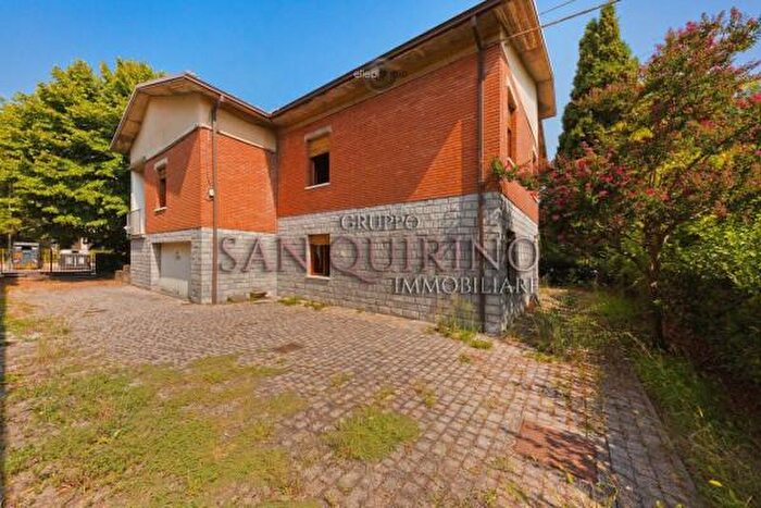 Casa con 6 locali in vendita in Viale Giacobazzi, Sassuolo