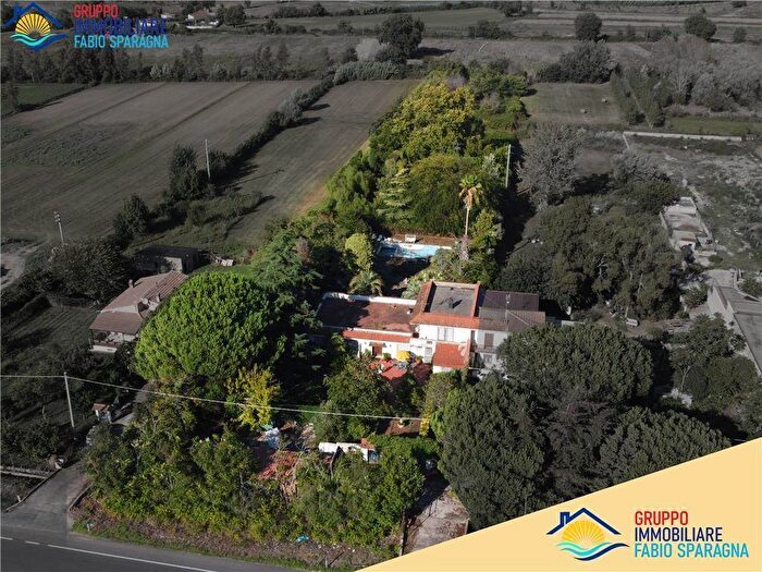 Casa con 6 locali in vendita in Via domiziana, Cellole