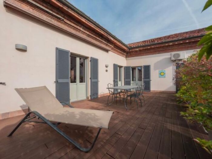 Appartamento con 6 locali in vendita in Via Modena, Alessandria