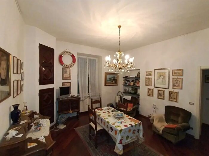 Appartamento trilocale in vendita in Rapallo