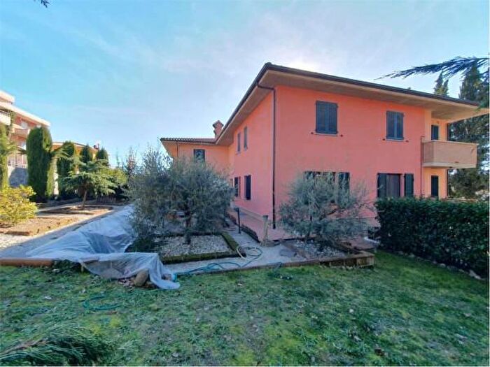 Appartamento con 5 locali in vendita in Gubbio