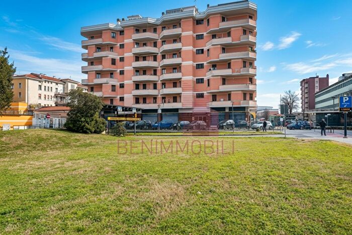 Appartamento quadrilocale in vendita in Via Lattanzio Gambara, Brescia