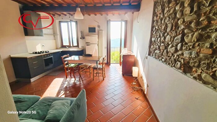 Appartamento trilocale in vendita in Via Poggiorlandi, Terranuova Bracciolini