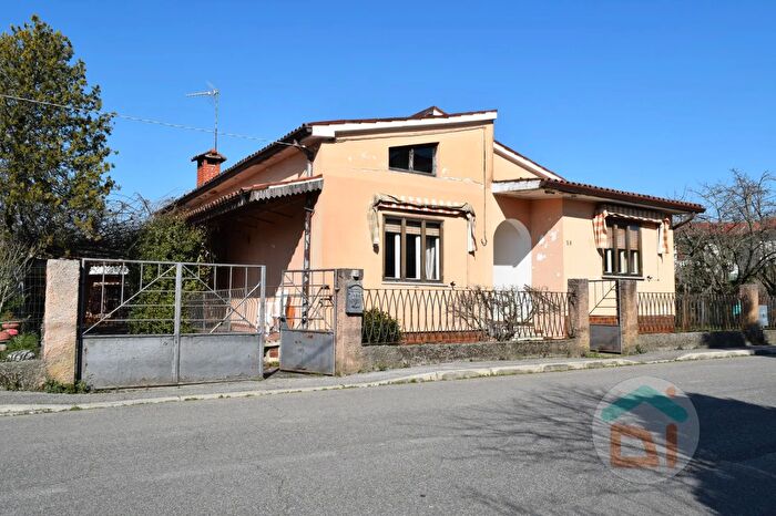 Casa quadrilocale in vendita in Via Pietro Zorutti, Capriva Del Friuli