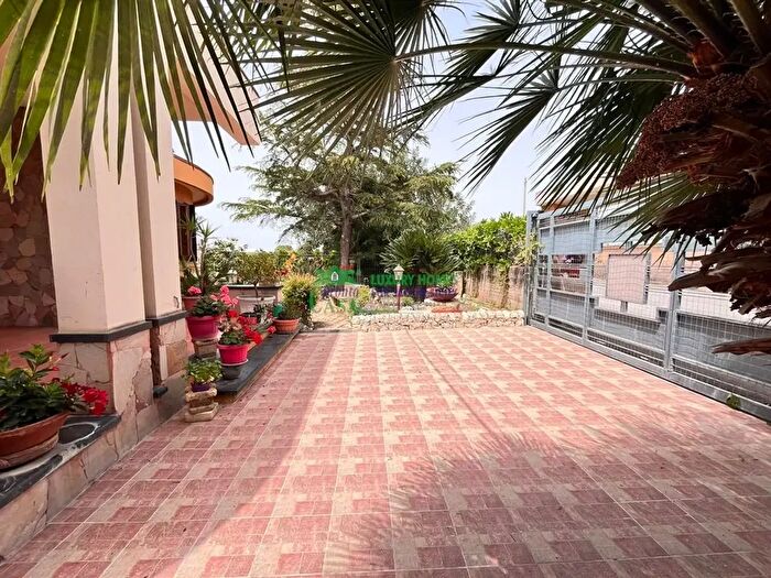 Casa con 6 locali in vendita in Contrada Giardinello, Comiso