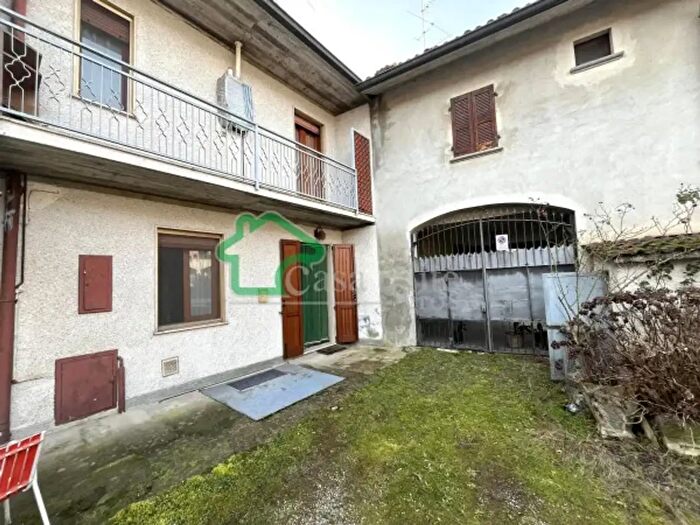 Casa bilocale in vendita in Via Roma, Miradolo Terme